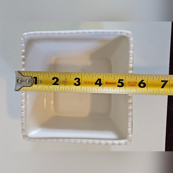 Savinio Square serving plate and square bowl green with white dots. - Picture 9 of 9